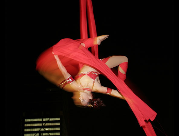 Aerialists Brisbane - Trapeze Artists - Aerial Entertainment